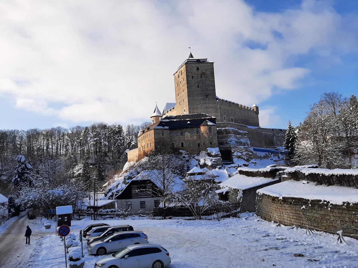 There is a parking close to the castle, if you prefer to drive there