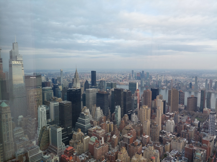 A view of Manhattan from the 86th floor of the Empire State Building