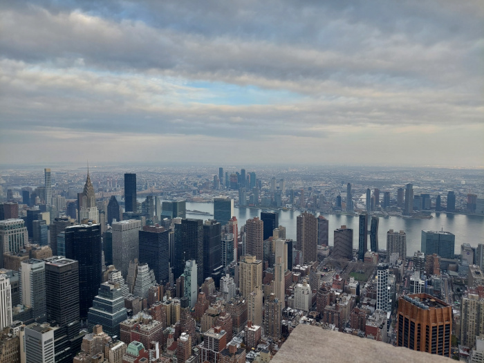 A view of Manhattan from the 86th floor of the Empire State Building