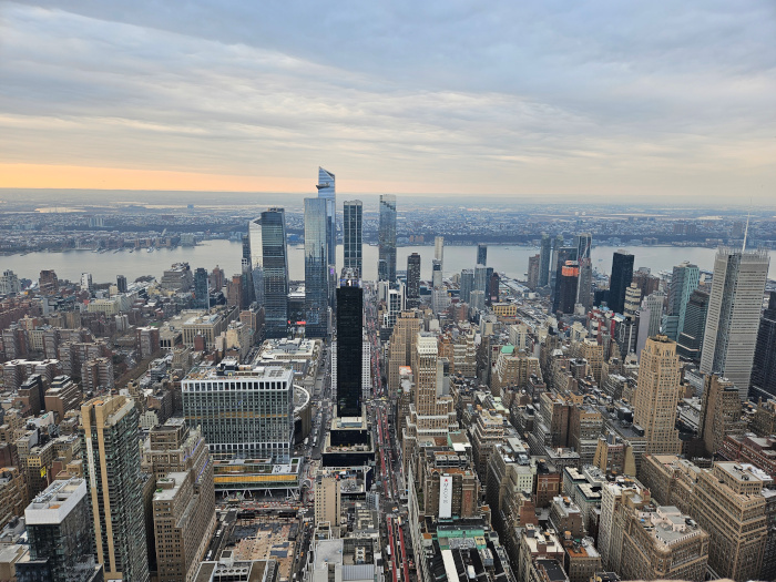 A view of Manhattan from the 86th floor of the Empire State Building